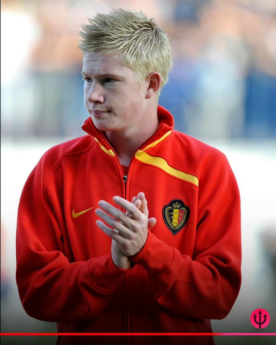 德布劳内迎来十五赛季出色发挥，曼联观众热烈欢呼！