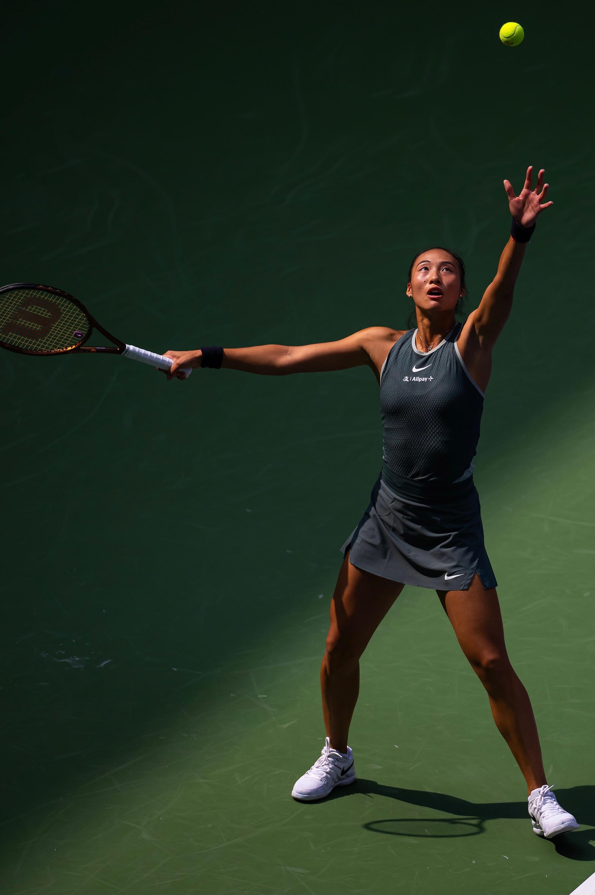 大坂直美重返赛场，大比分获胜首场状态出色，勇士观众沸腾！